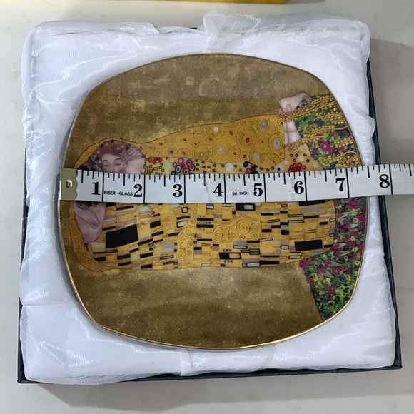 Gustav Klimt Art “ The Kiss “ Porcelain Plates - Picture 12 of 13